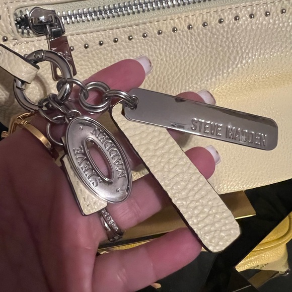 Steve Madden Beige Crossbody in Pastel Yellow with Silver Accents - Picture 10 of 15